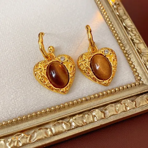 Vintage Hart Oorbellen Legering Hars Bruine Steen Met Zilveren Oorsteker Retro Maillard Stijl Voor Dames