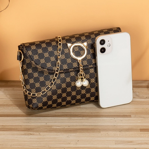 Mini Bolso Bandolera Mujer Cuero PU Estampado Bolso De Hombro Con Hebilla Oreja De Gato Colgantes Perlas Artificiales Cadena