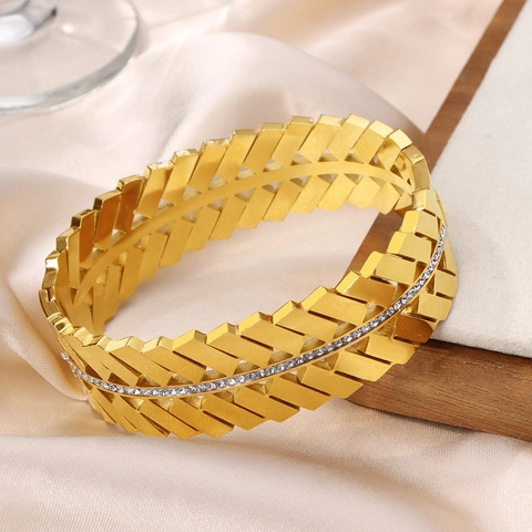 Women Fashion Titanium Steel Gold Plated Hollow Geometric Bracelet Light Luxury Rhinestone Inlaid Bangle Jewelry Gift