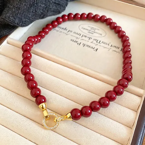 Collana Di Perle In Acrilico Rosso Vintage Chiusura Rotonda In Lega Con Zirconi Incastonati Elegante Catena Da Donna