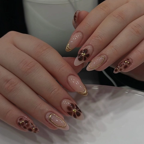 Französische Aufklebbare Nägel Mandelform 3D Blumen Leopardenmuster Goldrand Abnehmbare Künstliche Nägel