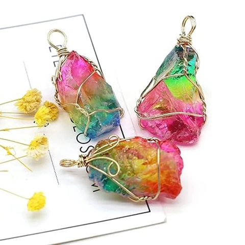 Natürlicher Regenbogen Aura Kristall Anhänger Rohstein Drahtgewickelt Handgemachter Unregelmäßiger Edelstein Halsketten Anhänger