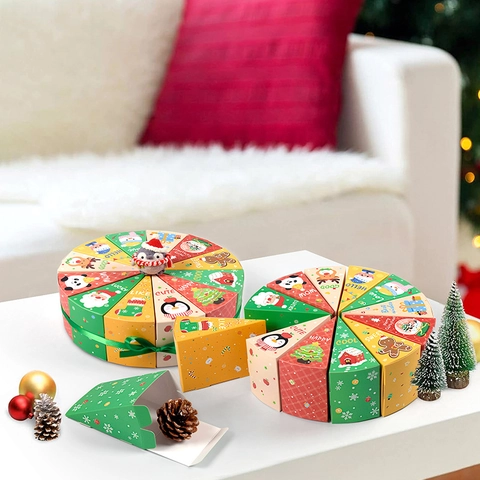Kerst Cadeaudozen Cake Vorm Driehoek Papieren Verpakking Groen Lint Cartoon Kerstman Rendier Patronen Feest Vakantie
