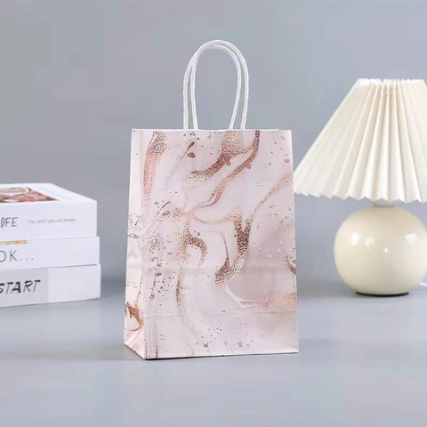Marble Texture Kraft Paper Gift Bags With Handles Elegant Gold Foil Accents For Party Holiday Birthday Celebrations