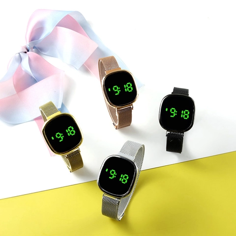 Orologio Digitale LED da Uomo alla Moda Cassa in Lega Ovale Cinturino in Maglia Sportivo Minimalista Elettronico