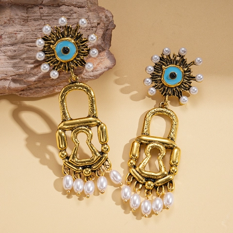 Pendientes Colgantes De Aleación De Oro Retro Con Poste De Plata Ojo Malvado Sol Cerradura Y Perla Artificial Para Mujer