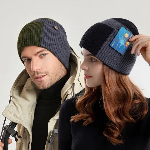 Berretto In Maglia Invernale Acrilico Blocchi Di Colore Tasca Laterale Bottone Decorativo Caldo Outdoor Per Uomo Donna
