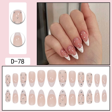 Französische Press On Nägel Mandelform Nude Pink Weiße Spitze Mit Strasssteinen Und Nieten Künstliche Nägel Maniküre Für Frauen