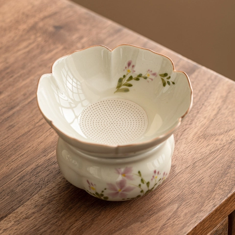 Colino Per Tè In Ceramica Dipinto A Mano Margherita Filtro Per Tè In Porcellana Con Supporto Per Tè Gongfu Stile Cinese