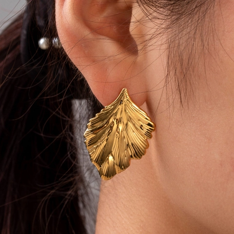 French Vintage Titanium Steel Earrings For Women Gold Plated Leaf Geometric Artificial Pearl Stud Earrings Trendy Jewelry