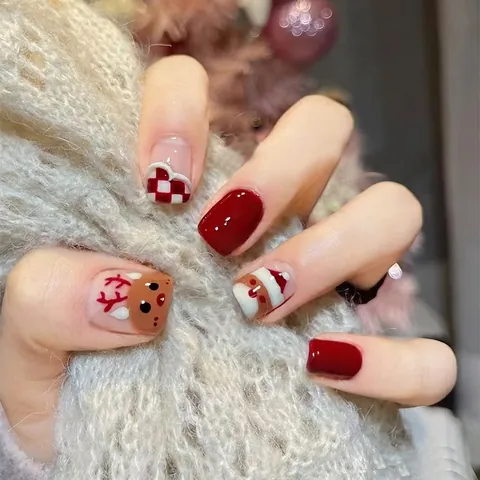 Christmas Press On Nails Glossy Short Square Plastic Fake Nails Reindeer Santa Plaid Designs Women Festive Manicure