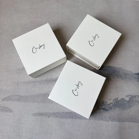 Beige Square Jewelry Box Storage Case Microfiber Pouch For Necklace Ring Earring Packaging Flip Top Minimalist