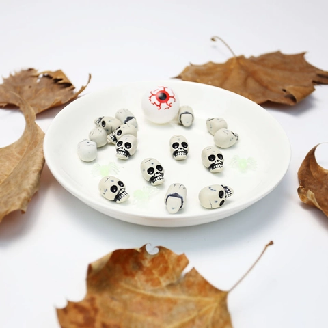 Mini Harz Totenköpfe Realistische Skelett Dekorationen Für Halloween Party DIY Handwerk Geisterfest Gruselige Gotische Requisiten
