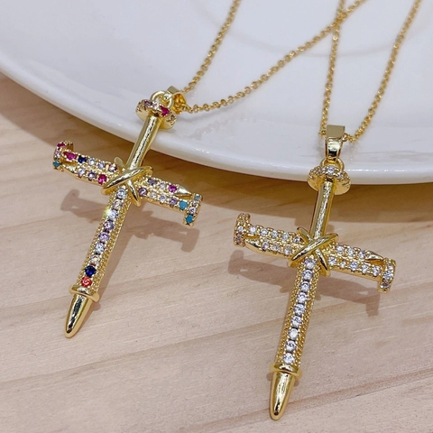 Collana Con Ciondolo A Croce Hip Hop Placcato Oro 14K Rame Micro Pavè Zircone Forma Di Chiodo Gioielli Di Moda