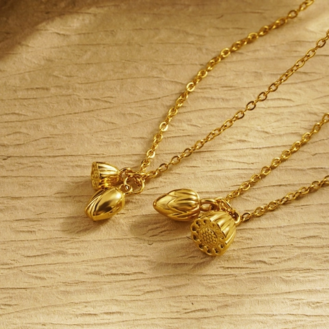 Collana con Ciondolo a Capsula di Loto in Acciaio Inossidabile per Donna Catena a Bocciolo Placcata Oro Gioielli di Moda