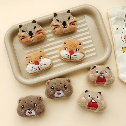 Broche En Peluche Animaux Dessin Animé Marmotte Écureuil Broderie Rembourrée Accessoires Décoration Vêtements DIY Pour Femmes Enfants