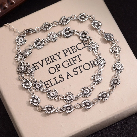 Collier Marguerite en Argent Vintage pour Femme Style Français Minimaliste Pendentif Fleur en Cuivre Bijoux Cadeau