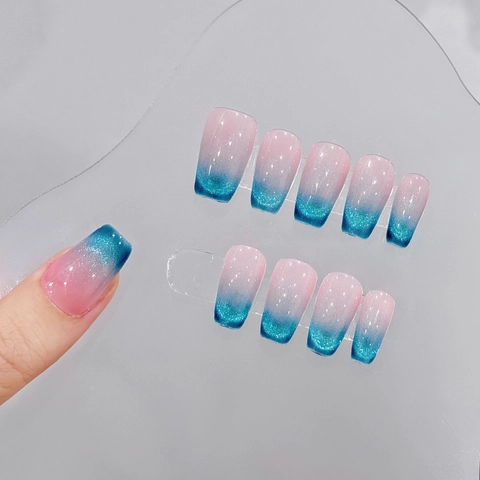 Handgefertigte Cat Eye Nägel Zum Aufpressen Rosa Blau Ombre Verlauf Schimmer Mittellange Sarginform Kunstnägel