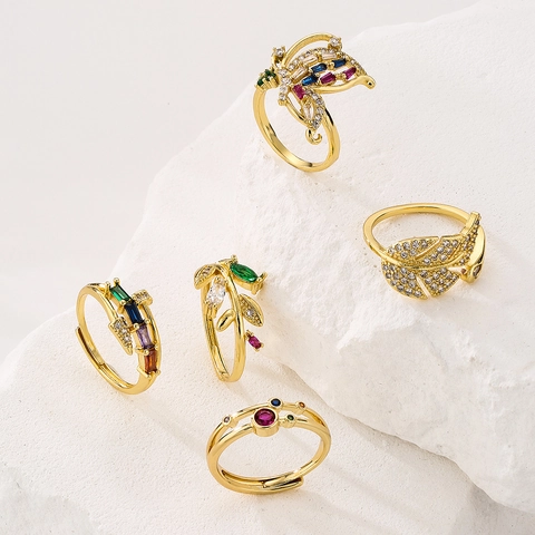 Verstellbarer Offener Ring Goldvergoldetes Kupfer Bunte Zirkonia Schmetterling Blatt Geometrisches Design Modeschmuck Damen