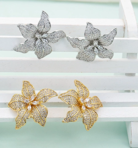 Orecchini A Lobo Floreali Di Lusso Rame Con Micro Pavé Di Zirconia Cubica Gioielli Eleganti Da Donna