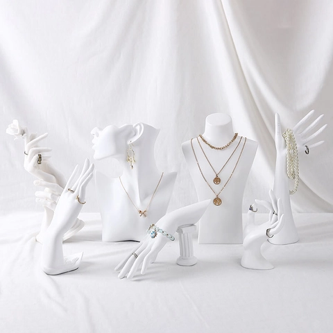 Resin Portrait Mannequin Jewelry Display Stand For Necklace Earring Ring Bracelet Nordic Minimalist Matte White Holder