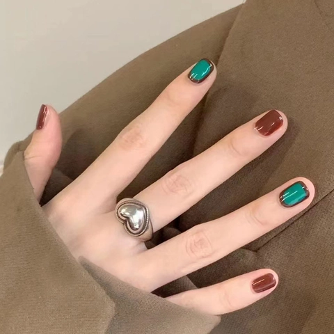 Kunstnagels Kort Rond Glanzend Bruin Groen Contrastkleur Retro Valse Nagels Zelfklevende Draagbare Kunst