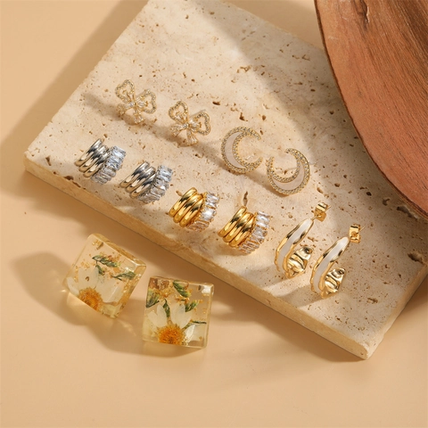 French Vintage Copper Earrings For Women With Zircon Resin Enamel Dried Flower Butterfly Crescent Moon Geometric Studs