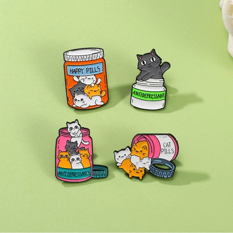 Süße Cartoon Katze Emaille Pin Happy Pills Medizinflasche Legierung Brosche Für Rucksack Kleidung Zubehör Schmuck Geschenk