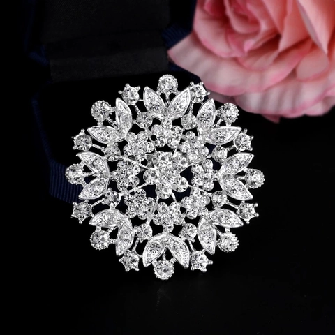 Elegant Flower Rhinestone Brooch Alloy Floral Pin For Wedding Party Sparkling Crystal Jewelry For Women