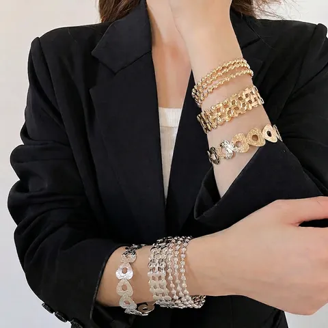 Mode Metall Armreif Offen Hohl Herz Geflochten Mehrlagige Perlen Verstellbar Vielseitiger Schmuck Für Damen