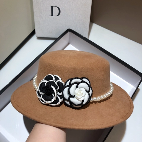 Women Wool Boater Hat French Retro Elegant Flat Top Wide Brim With Camellia Flower And Faux Artificial Pearl Chain Adjustable