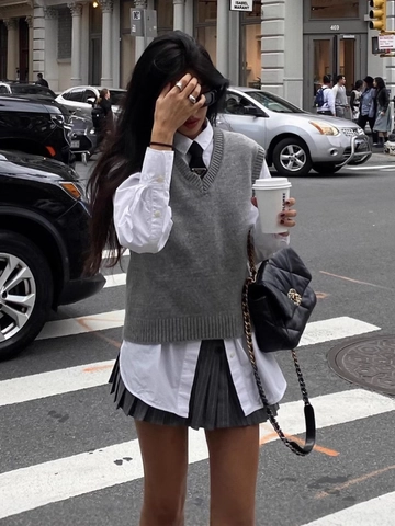 Women Knitted Vest V Neck Sleeveless Grey Preppy Style Sweater Tank Top Loose Casual Streetwear