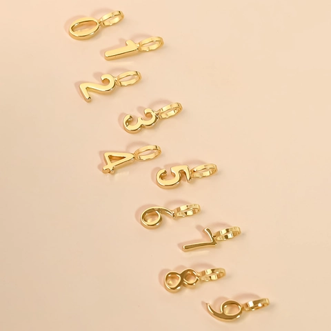Collier Pendentif Numéro Minimaliste Cuivre Plaqué Or 18K Strass Bijoux DIY Chic Accessoires Unisexe