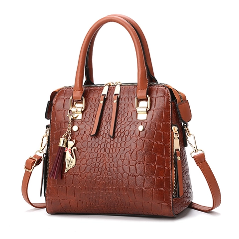 Women Shoulder Bag PU Leather Crocodile Pattern Handbag Large Capacity Crossbody With Cat Pendant Tassel Elegant Casual