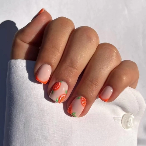 Orange Frucht Muster Press On Nails French Tip Short Square Künstliche Nägel Sommer Stil Für Frauen Mädchen Glänzend Fingernägel