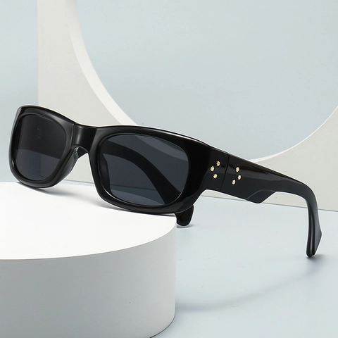 Square Fashion Sunglasses Retro UV400 Protection Plastic Frame With Metal Star Rivets For Men And Women