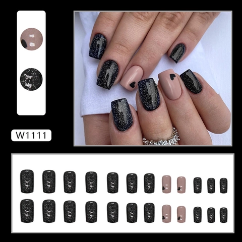 Press On Nägel Schwarz Glitzer Nude Quadratische Form Mittel Lang Dunkle Ästhetik Herzmuster Cool Maniküre Tipps Für Frauen