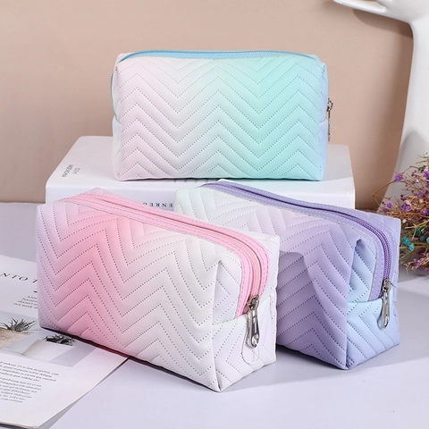 Makeup Bag Gradient PU Leather V-Shaped Quilting Large Capacity Travel Toiletry Organizer For Women Waterproof Portable