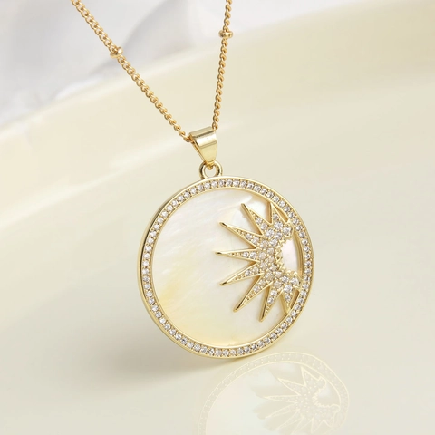 Collana Con Ciondolo in Rame Placcato Oro 18K Vintage per Donna Uomo Conchiglia Intarsiata in Zirconia Gioielli Sole Luna Stella