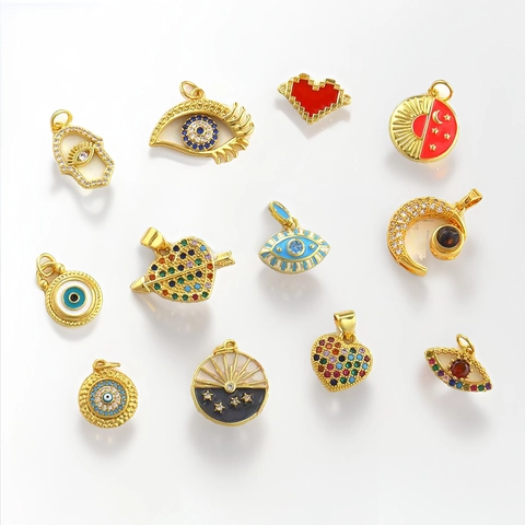 Ciondoli In Rame Placcato Oro Zircone Occhio Del Diavolo Hamsa Cuore Luna Per DIY Creazione Di Gioielli Stile Etnico Artigianato