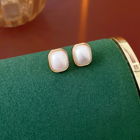 Square Artificial Pearl Stud Earrings With Silver Earring Post Gold Plated Alloy French Retro Vintage Elegant Jewelry For Women
