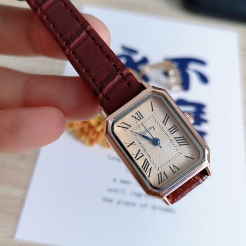 Women Rectangular Quartz Watch Rose Gold Case Roman Numerals Faux Leather Strap Retro Elegant Analog Wristwatch