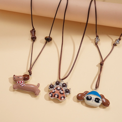 Collier Pendentif Animal Dessin Animé Alliage Émail Teckel Empreinte De Patte Cordon Cuir Chaîne Pull Pour Femme Style Vintage