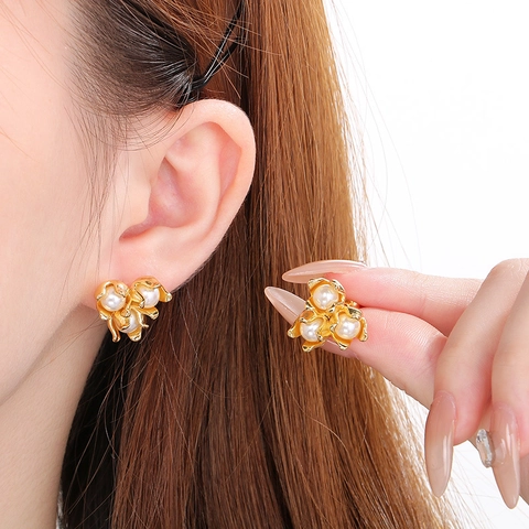 French Vintage Stainless Steel Flower Petal Stud Earrings With Artificial Pearl For Women Elegant Floral Earrings Jewelry