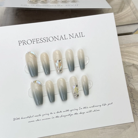 Uñas Postizas Hechas A Mano Degradado Lujo Diamantes Imitación Flor 3D Perla Artificial Elegantes Uñas Para Mujeres