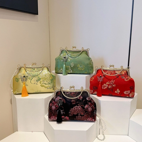 Vintage Chinese Embroidered Floral Shell Bag For Women Kiss Lock Evening Clutch With Artificial Pearl Chain Shoulder Strap Tassel