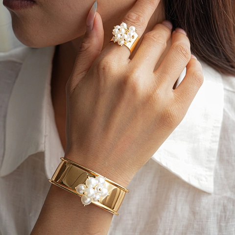 Metallic Gold Jewelry Set With Flower Artificial Pearl Cluster Open Cuff Bracelet And Adjustable Ring For Women Elegant Retro Style