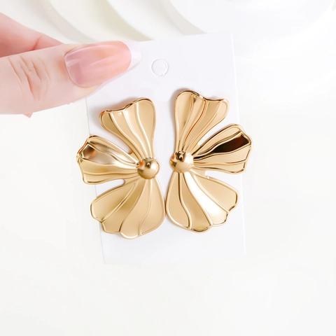 Orecchini a Bottone con Petali di Fiori in Ferro Oro Vintage da Donna Grandi Orecchini in Metallo Testurizzato Esagerato Gioielli