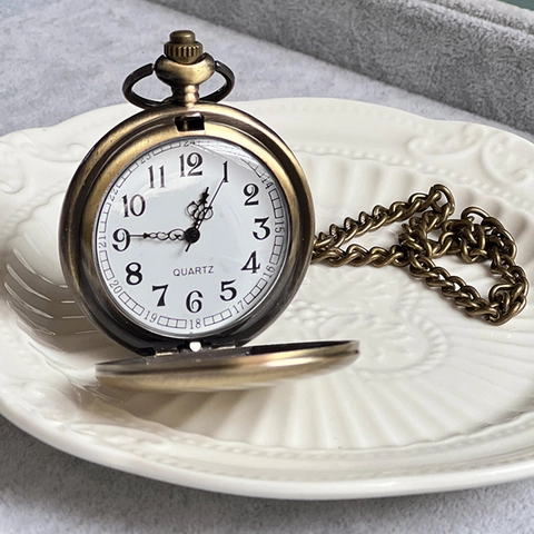 Vintage Zinc Alloy Quartz Pocket Watch With Chain Flip Cover Smooth Retro Round Analog Dial Jewelry Gift For Men Women