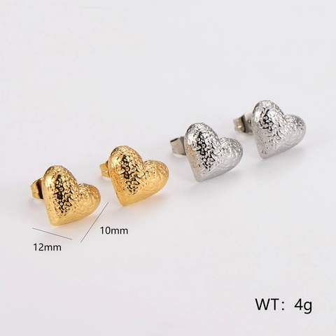 Pendientes De Botón Corazón Chapados En Oro 18K Acero Inoxidable 304 Superficie Martillada Con Poste De Acero